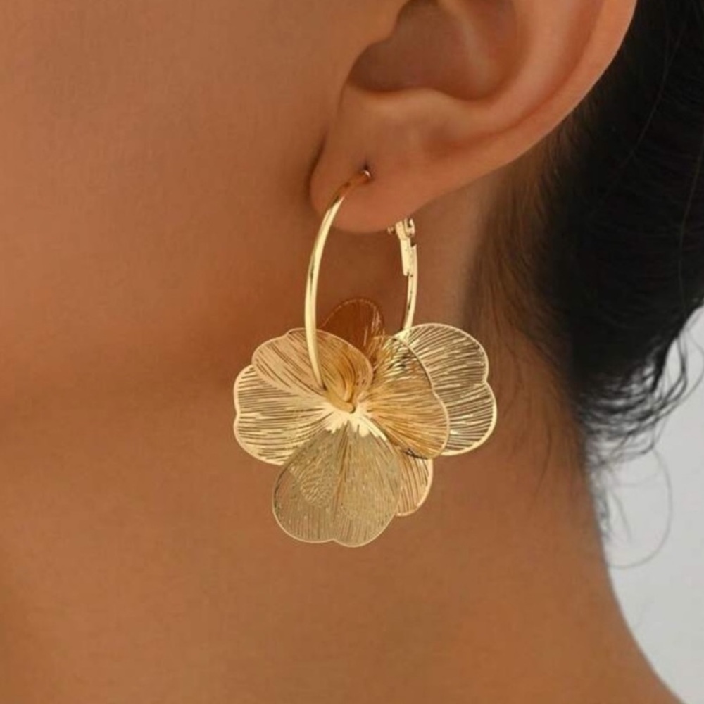 Royal Bloom Gold Earrings - Picture 5 of 5